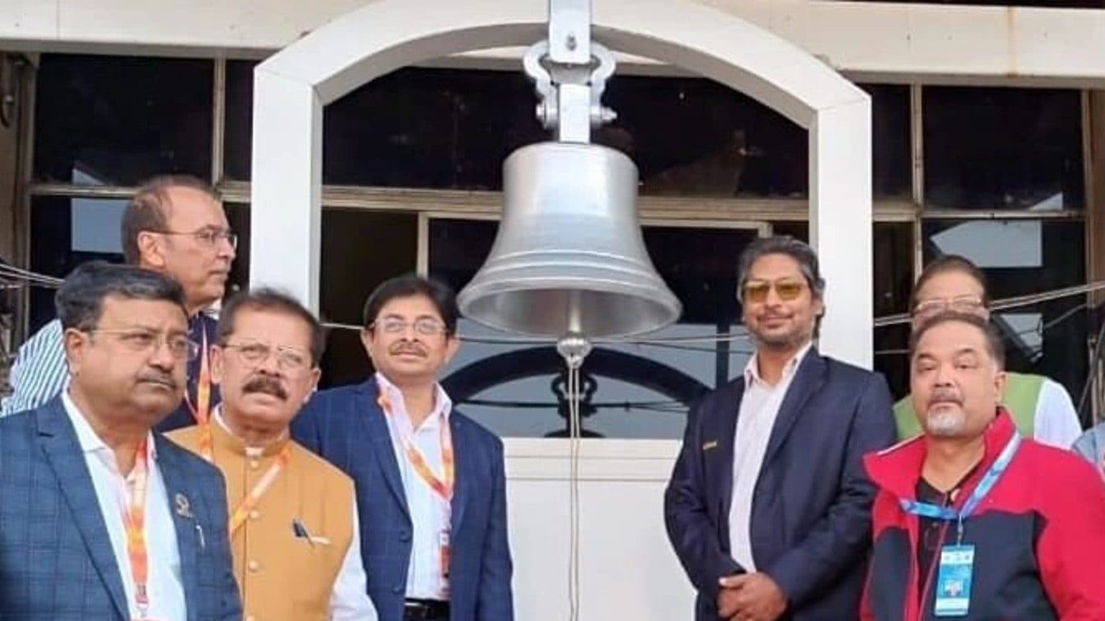 IND vs SL, 2nd ODI: Kumar Sangakkara Rings Ceremonial Bell at Eden Gardens Ahead of Second Game