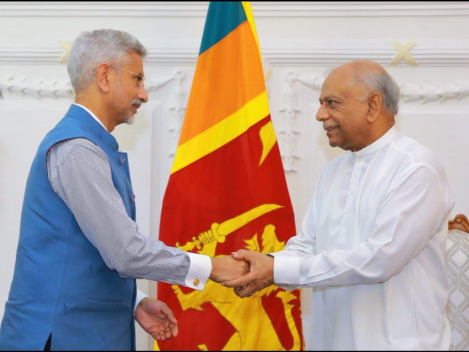 News Highlights: PM Modi invites Sri Lanka PM Wickremesinghe to India