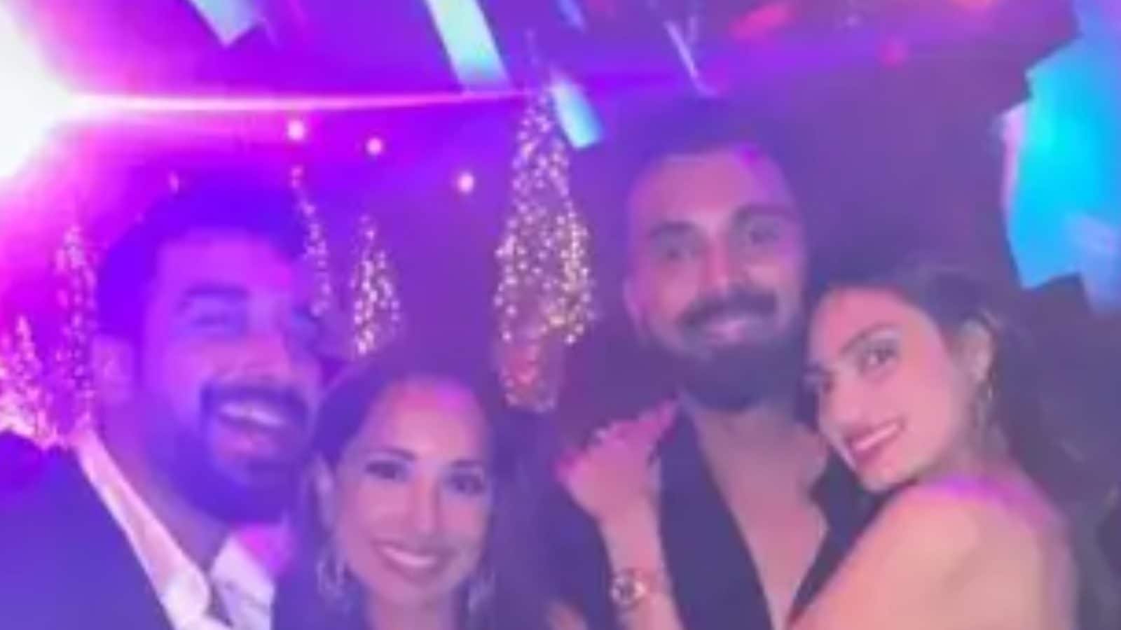 अथिया शेट्टी, केएल राहुल ने अपनी शादी से पहले दुबई में मनाया नया साल;  तस्वीरें वायरल हो जाती हैं