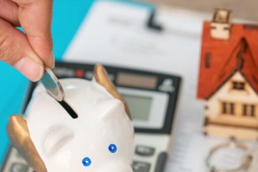 The Axis My India CSI Survey says at least 73% people feel their expenses have increased. (Credits: Getty Images)