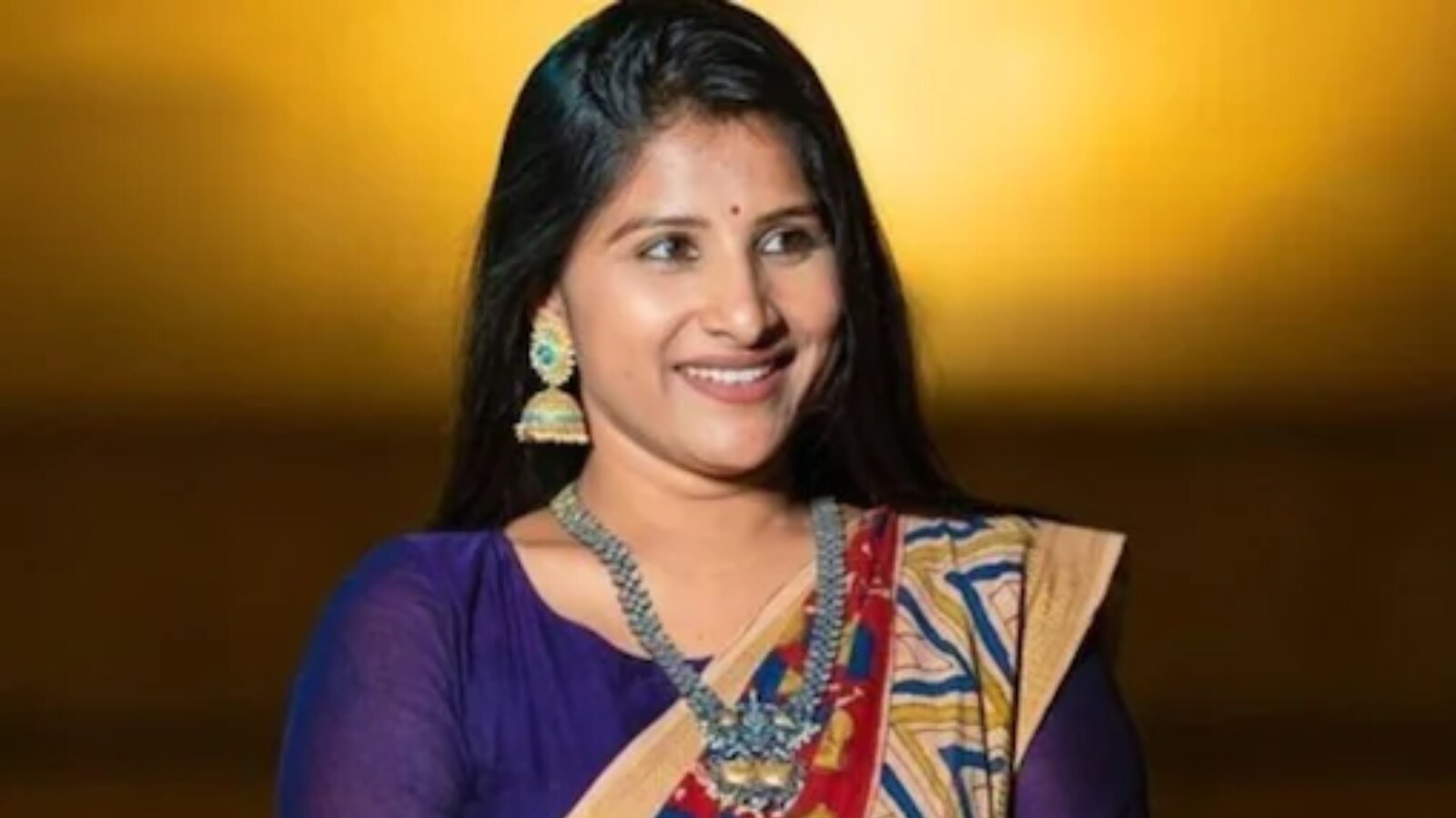 Mangli Sex Photos Come - Telugu Singer Mangli Calls Reports Of Stone Pelting On Her Car Fake News -  News18
