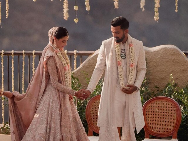 KL Rahul, Athiya Shetty's First Wedding Pics Out, Bride Says 'In Your  Light, I Learn How to Love' - News18
