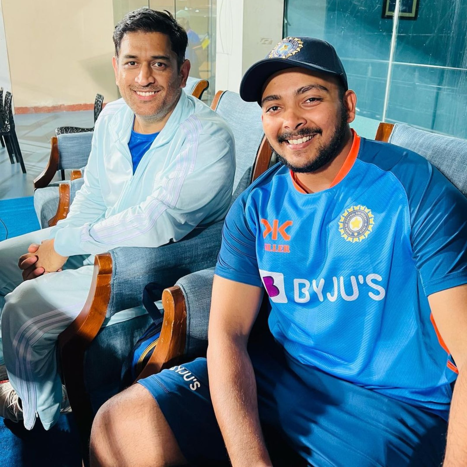When in Ranchi': Prithvi Shaw Shares Snap With MS Dhoni Ahead of New Zealand T20 Series Opener When in Ranchi': Prithvi Shaw Shares Snap With MS Dhoni Ahead of New Zealand T20 Series Opener