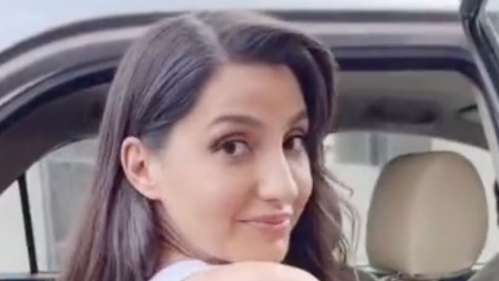 ‘Sambhal Ke Giro’: Nora Fatehi Trolled After Paparazzi Tripped While Snapping Her Photos