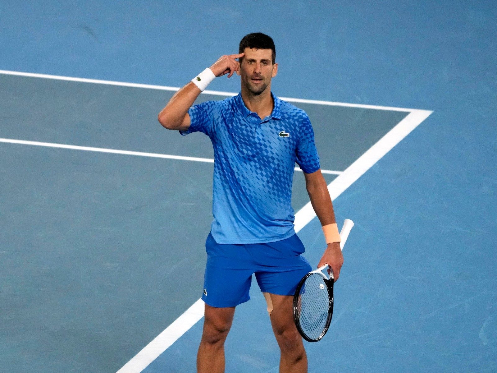 Flawless Djokovic downs Hurkacz to reach Dubai semi-finals