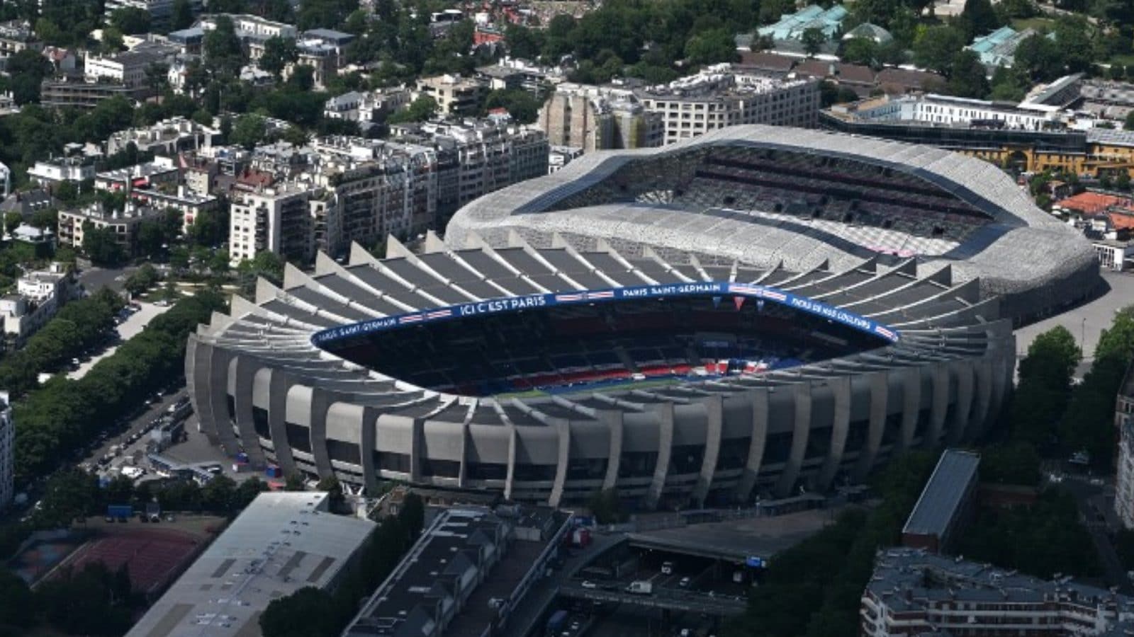 PSG Threaten to Quit Parc des Princes After City Refuses to Sell Stadium