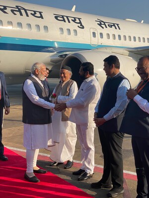 Modi in Mumbai: Prime Minister Lands in City; Received by CM, Dy CM, Governor Modi in Mumbai: Prime Minister Lands in City; Received by CM, Dy CM, Governor