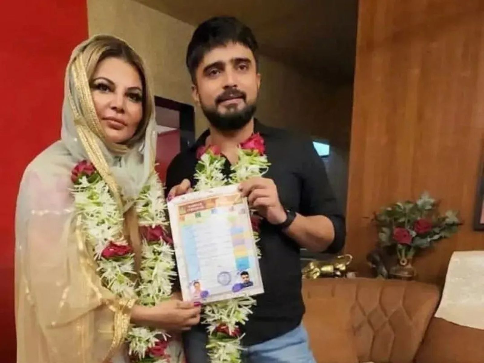 Rakhi Sawant Bf Sex - Rakhi Sawant's Husband Adil's Family Hasn't Accepted Her Yet; He Says  'It'll Take Some Time' - News18
