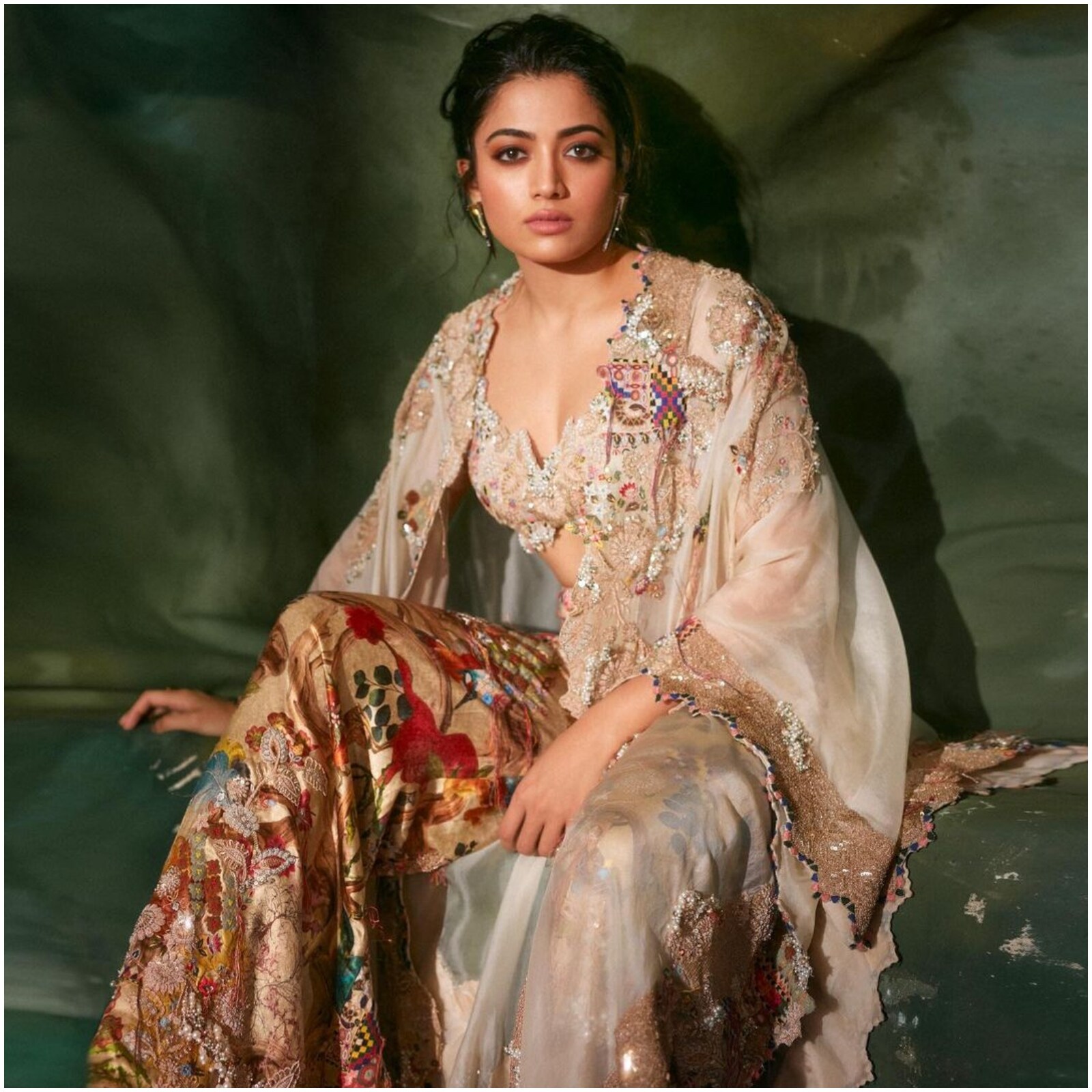 What are the best saree pictures of Sushmita Sen? - Quora