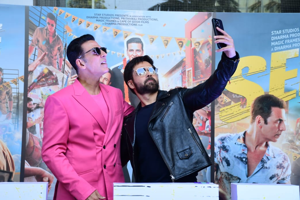 Selfiee Trailer: Superstar Akshay Kumar Faces Off With His Biggest Fan ...