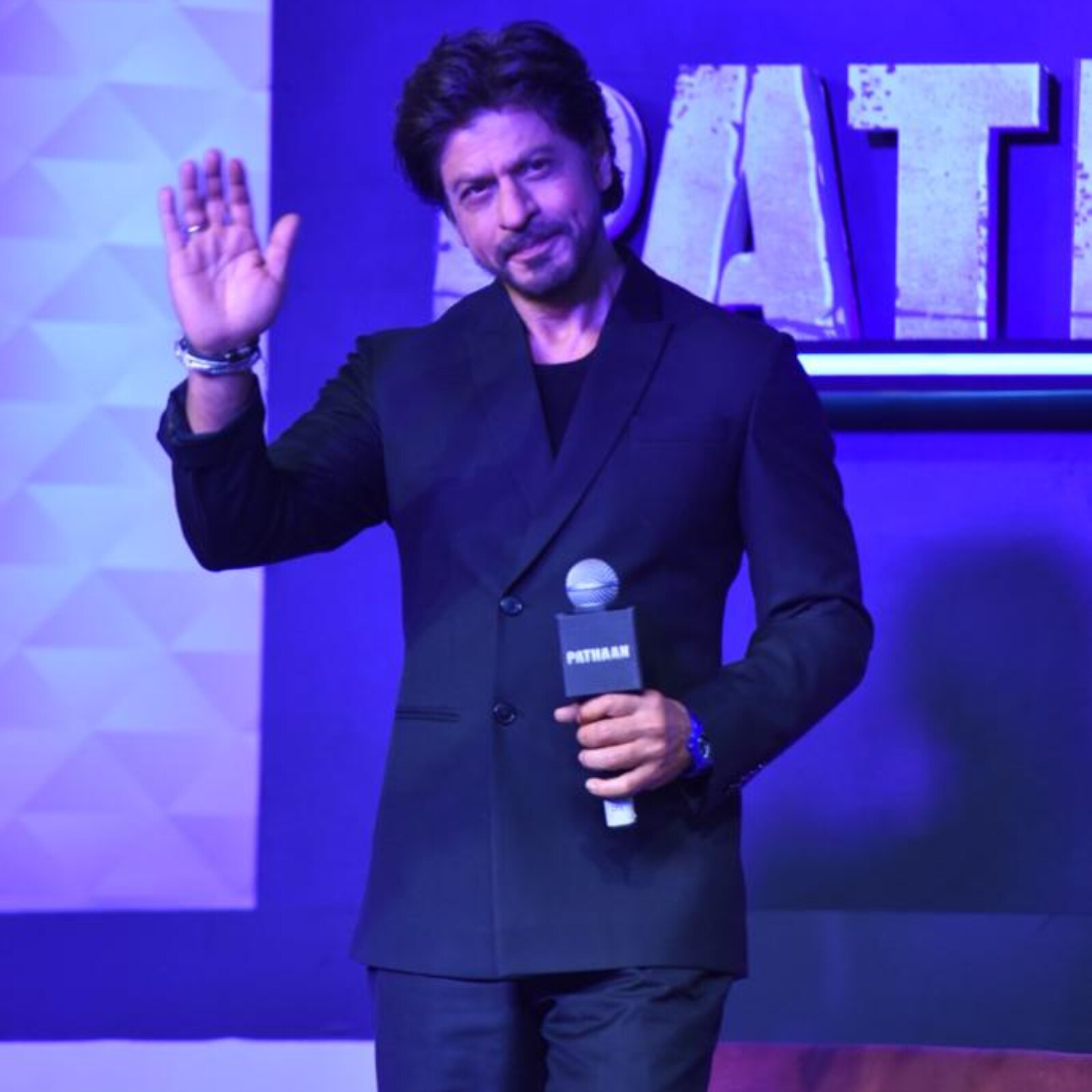 Want To Smell As Good As Shah Rukh Khan? Shop His Signature Scents - HELLO!  India