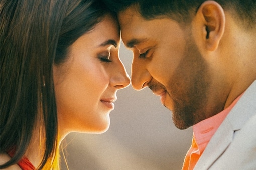 Shehnaaz Gill and Guru Randhawa Pose Romantically In New Poster of Their Music Video 'Moon Rise' Shehnaaz Gill and Guru Randhawa Pose Romantically In New Poster of Their Music Video 'Moon Rise'