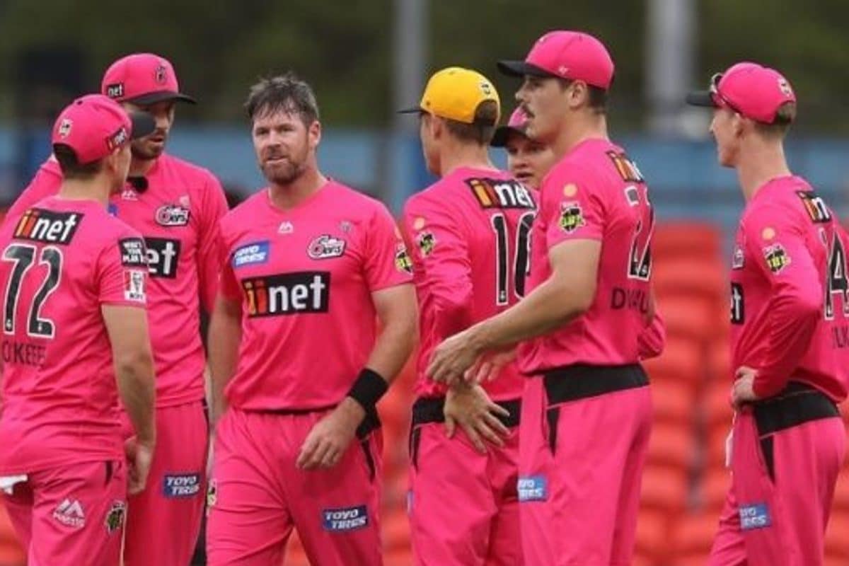 Sydney Sixers all-rounder Dan Christian offers 'free beers' for Big Bash  League final help, Cricket News