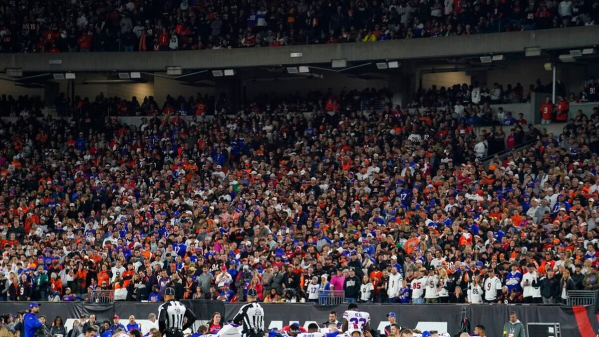 NFL Buffalo Bills' Damar Hamlin Collapses on Field, Gets CPR; Game vs