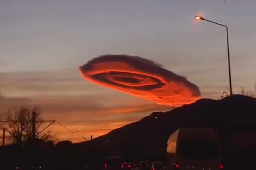 The lenticular cloud formation was captured from what looks like a moving vehicle. (Credits: Twitter)