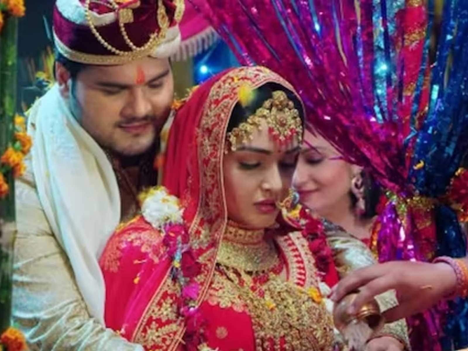 Amrapali Ki First Time Sexy Video - Why Was Graduate Topper Amrapali Dubey Forced to Marry a Man Who Failed  Class 10? - News18