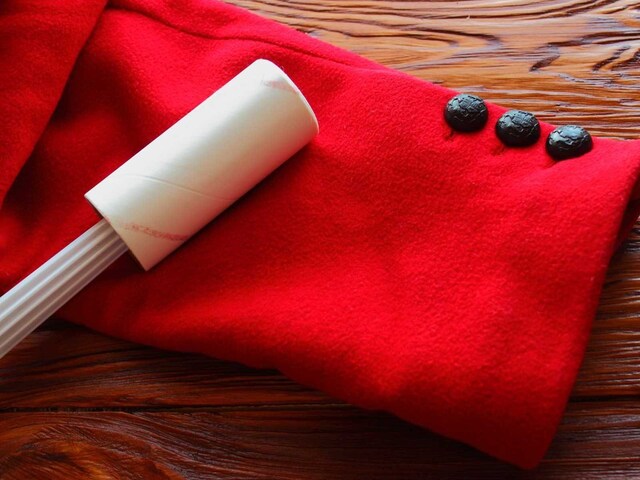 Remove Lint from Clothes with a Razor