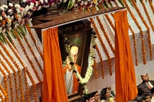 CM Eknath Shinde  Dy CM Devendra Fadnavis ԴҾҴ Central Hall of Vidhan Bhavan ͧ͡ʤúͺѹԴշ 97 ͧ Bal Thackeray (Ҿ: Twitter)