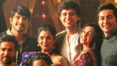 Dev Pandya Store Akshay Kharodia Aka Dev Pandya To Quit Pandya Store: Report | Movies ...