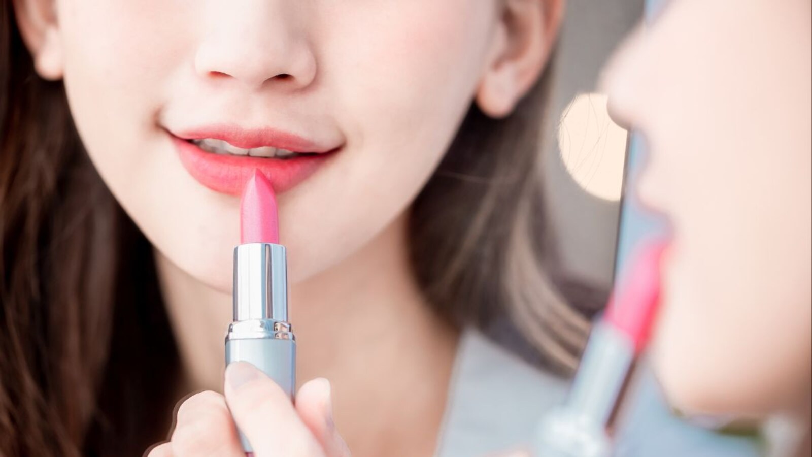 Try These Hacks If You Want Your Lipstick To Last All Day Long