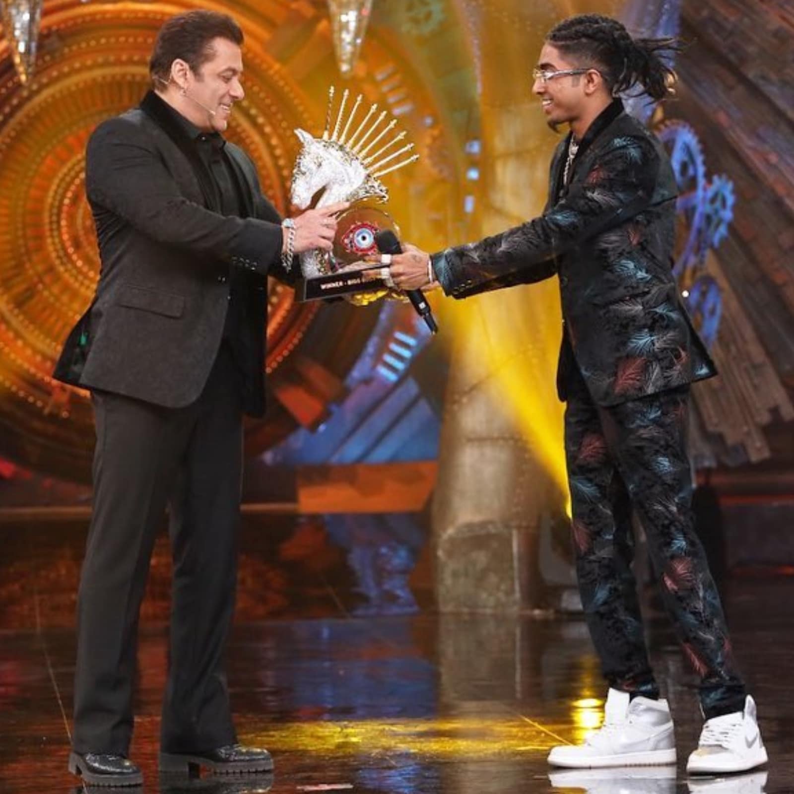 MC Stan Shares 'Historic' Bigg Boss 16 Winning Moment With Salman Khan,  Says 'Haq Hai' - News18