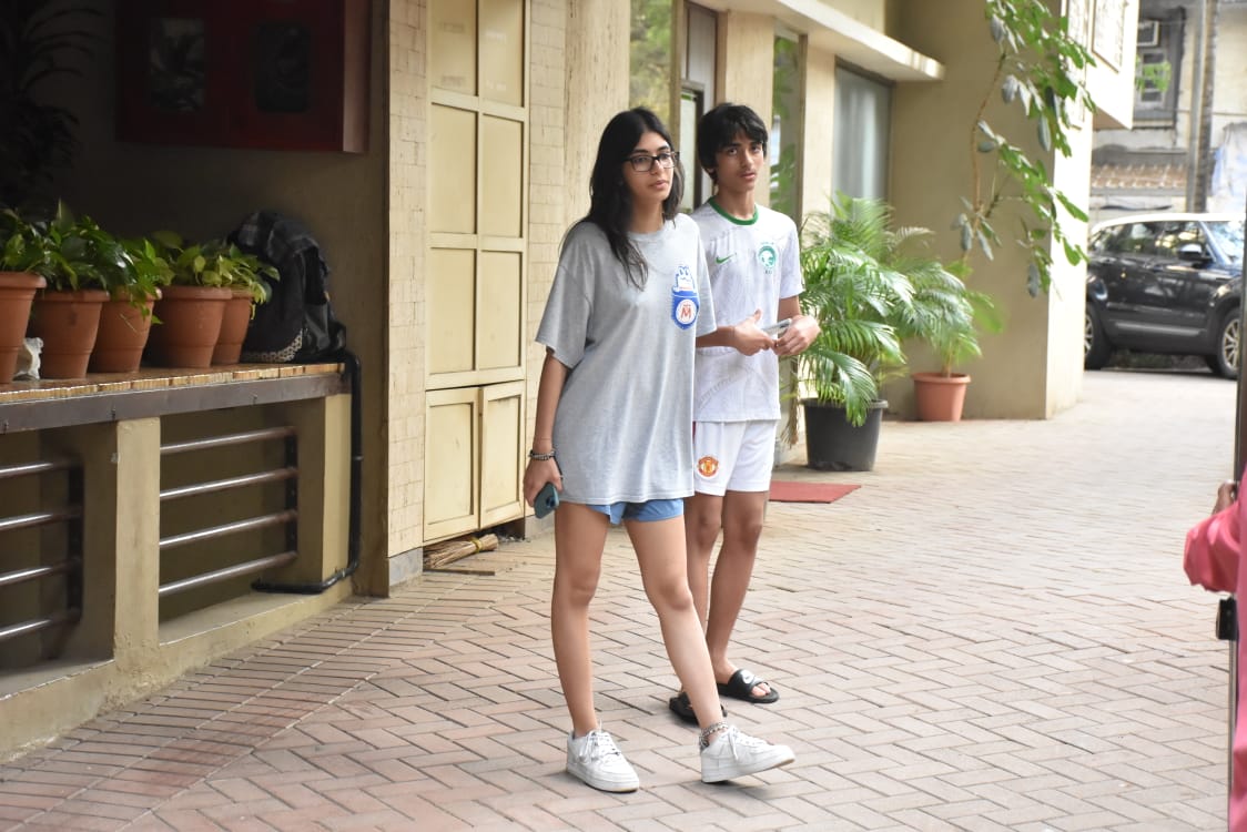 Karisma Kapoor's kids seen at the birthday bash of Jeh Ali Khan. (Image: Viral Bhayani) Karisma Kapoor's kids seen at the birthday bash of Jeh Ali Khan.
