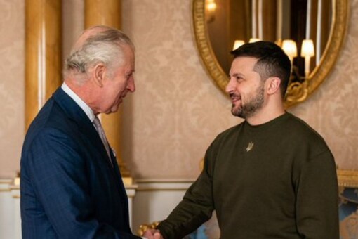 Ukrainian President Volodymyr Zelensky (right) meets King Charles III at Buckingham Palace. (Image: Twitter)