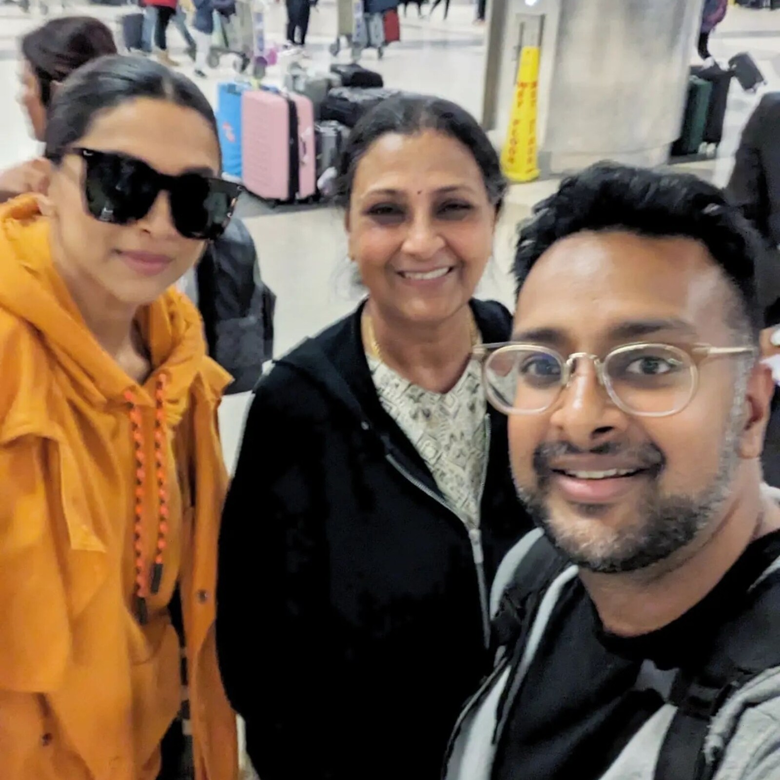 Deepika Padukone Clicked at Paris Fashion Week Show With Parents, Impressed  Fan Says 'Mama Padukone is So Chic' - News18