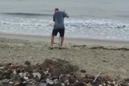 German man takes charge of cleaning Kerala beach. (Image source: Facebook/Rahman)
