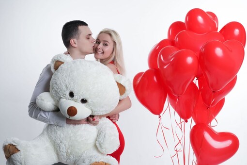 HAPPY TEDDY DAY 2023: Teddy bears are one of the most popular soft toys, which may explain why there is a special day dedicated to them during Valentine's week. (Image: Shutterstock)