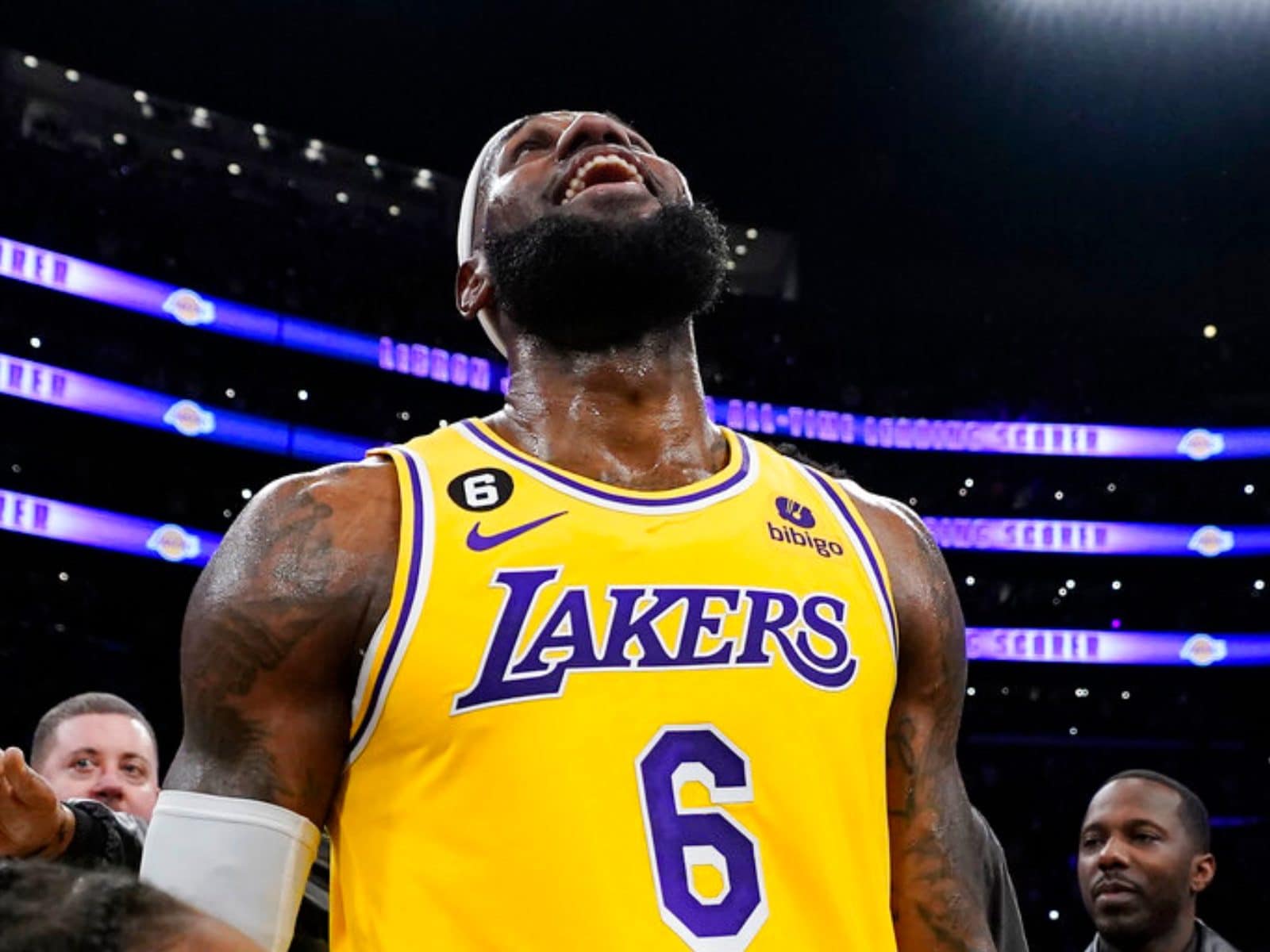 Lakers Plan to Retire LeBron James' Jersey