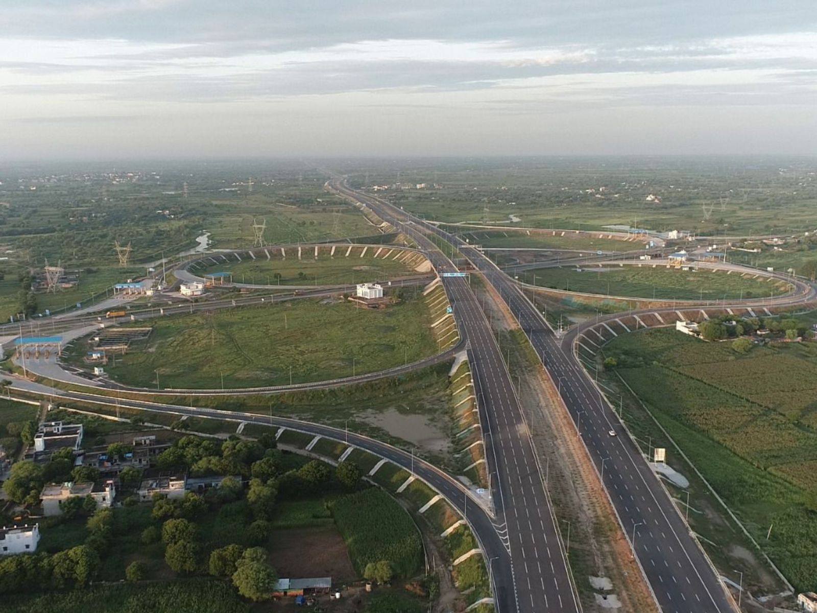 What makes Delhi Mumbai Expressway the crown jewel of India's road infra