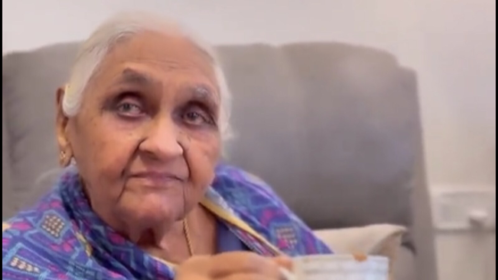 This Elderly Woman, Much Like Us, Has A Forever Crush On Shah Rukh Khan ...