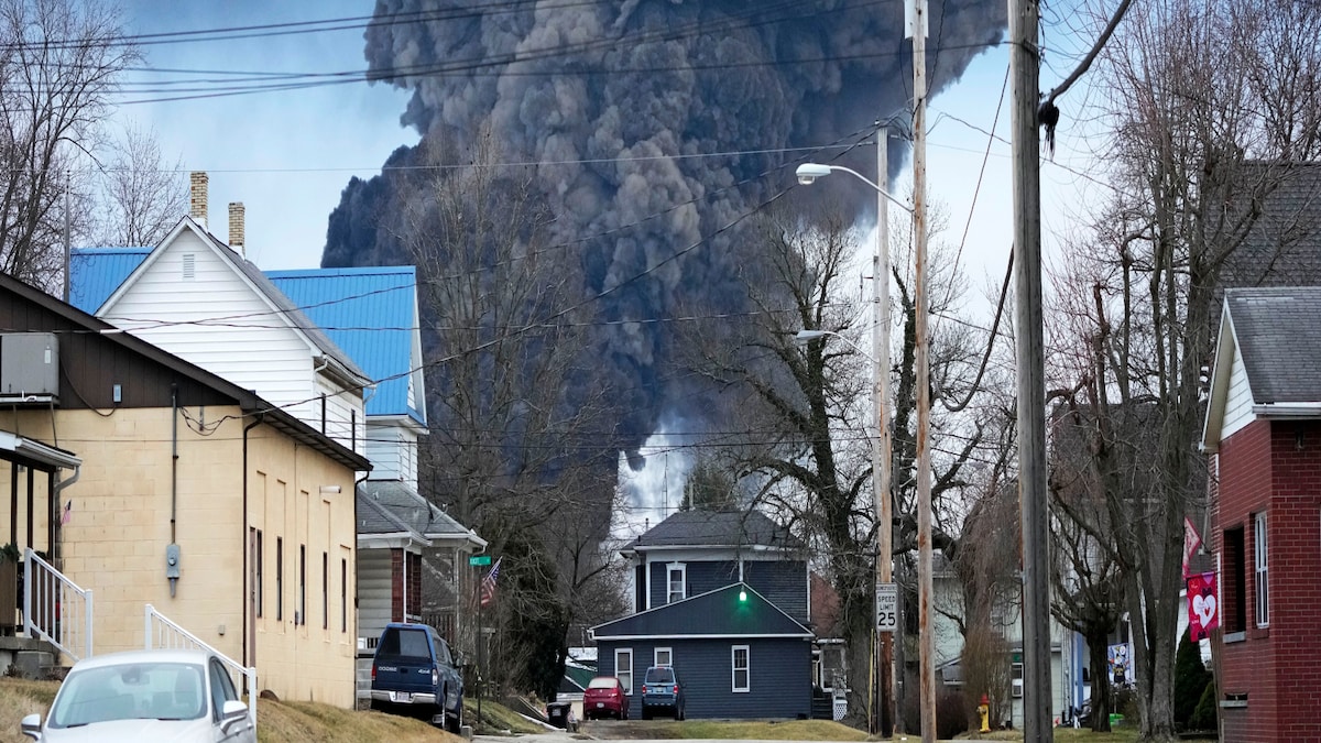 Ohio Train Derailment: East Palestine Residents Fear They’ve Been Inhaling Cancer-Causing Chemicals