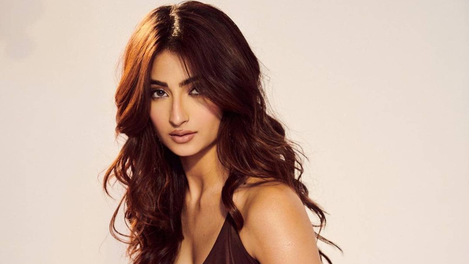 Palak Tiwari Oozes Oomph In Brown Bodycon Dress In Latest Photoshoot, Check Out The Starlet’s Sexy Pictures