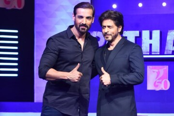 Shah Rukh Khan's Outfit For A Fan Meet Costs Close To One Crore