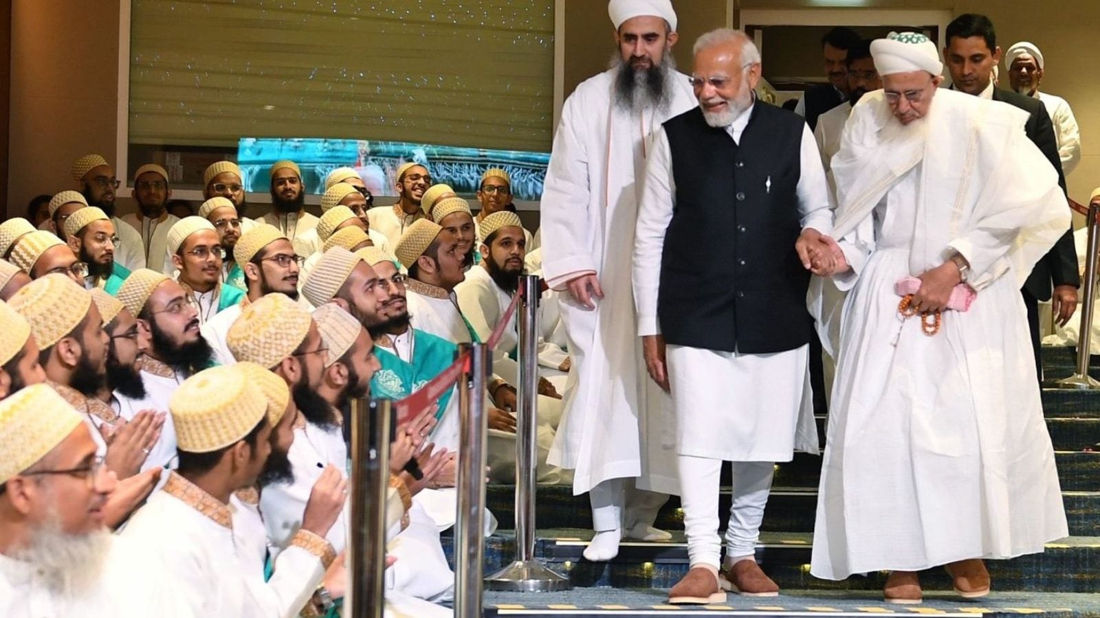 PM Modi Bonds With Dawoodi Bohra Community, Says Here as a Family Member, Not as Prime Minister
