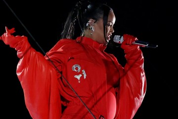 Rihanna Is Pregnant With Second Child, Reveals Baby Bump During Super Bowl  2023 Halftime Show - News18