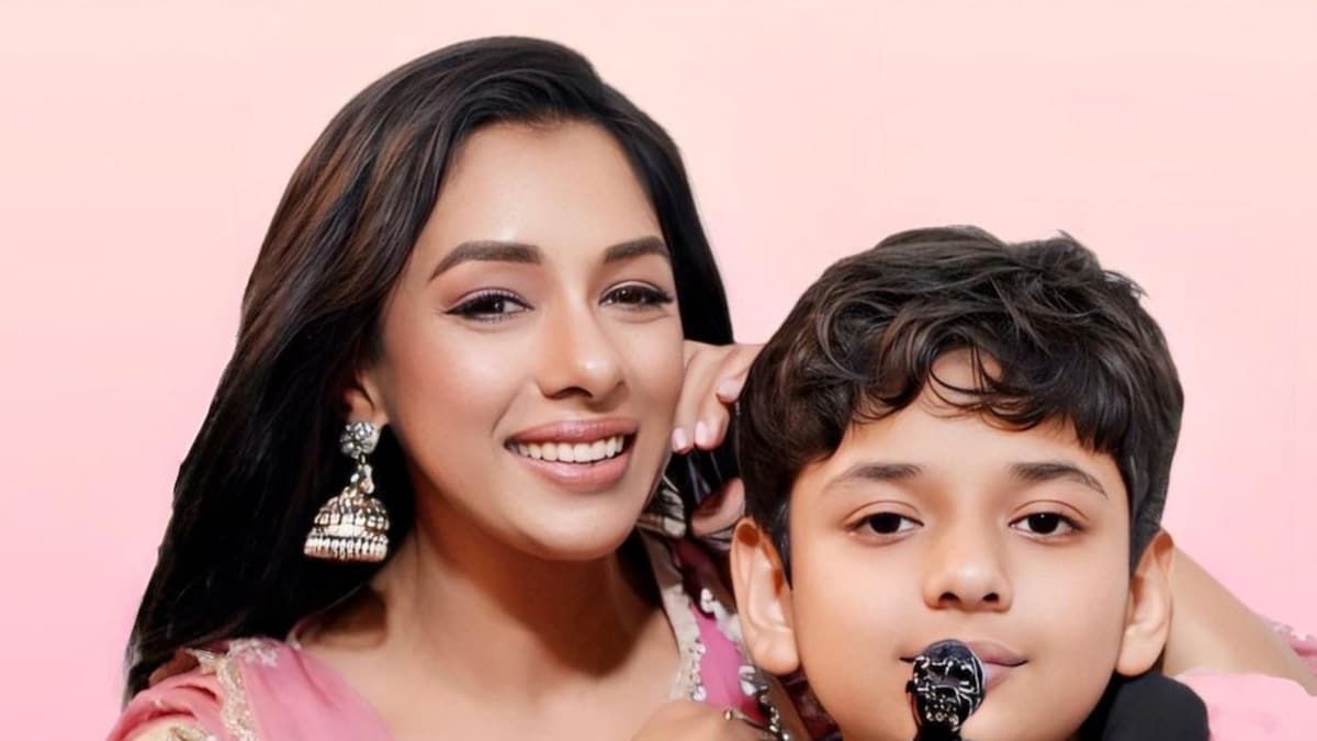 Rupali Ganguly Is ‘Honoured and Humbed' As Anupamaa Actress, Her Son Pose With Dadasaheb Phalke Award