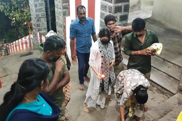 Murugan Murugan Ladies Sex - Samantha Ruth Prabhu Visits Tamil Nadu's Palani Murugan Temple Amid  Myositis Recovery - News18