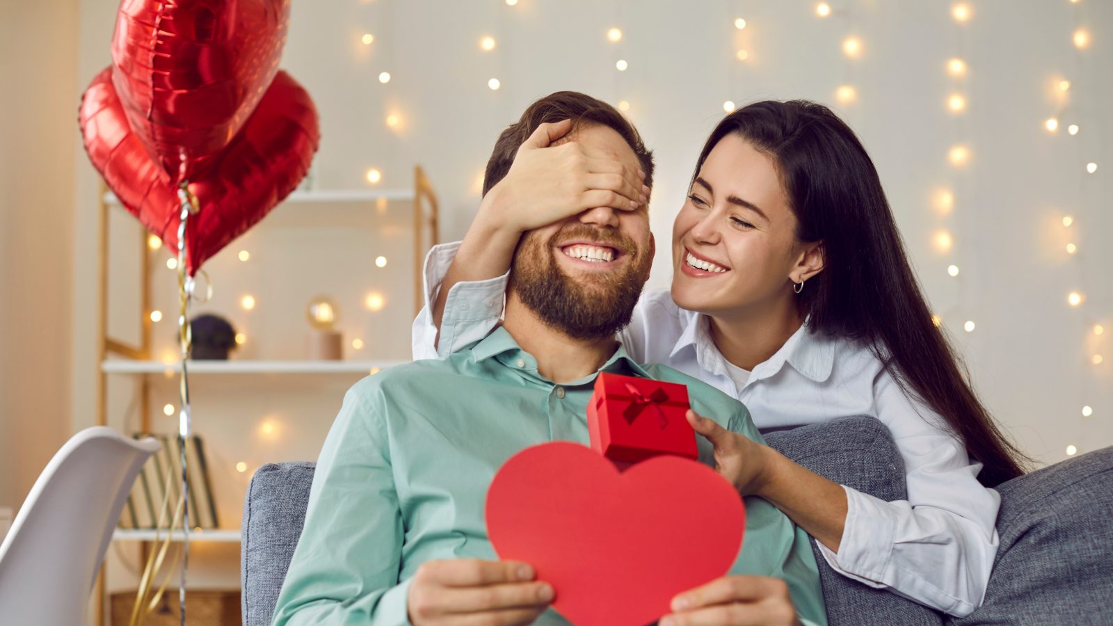 Love, Commerce, and Evolution: The Complex Tale of Valentine's Day in India  - smallcase