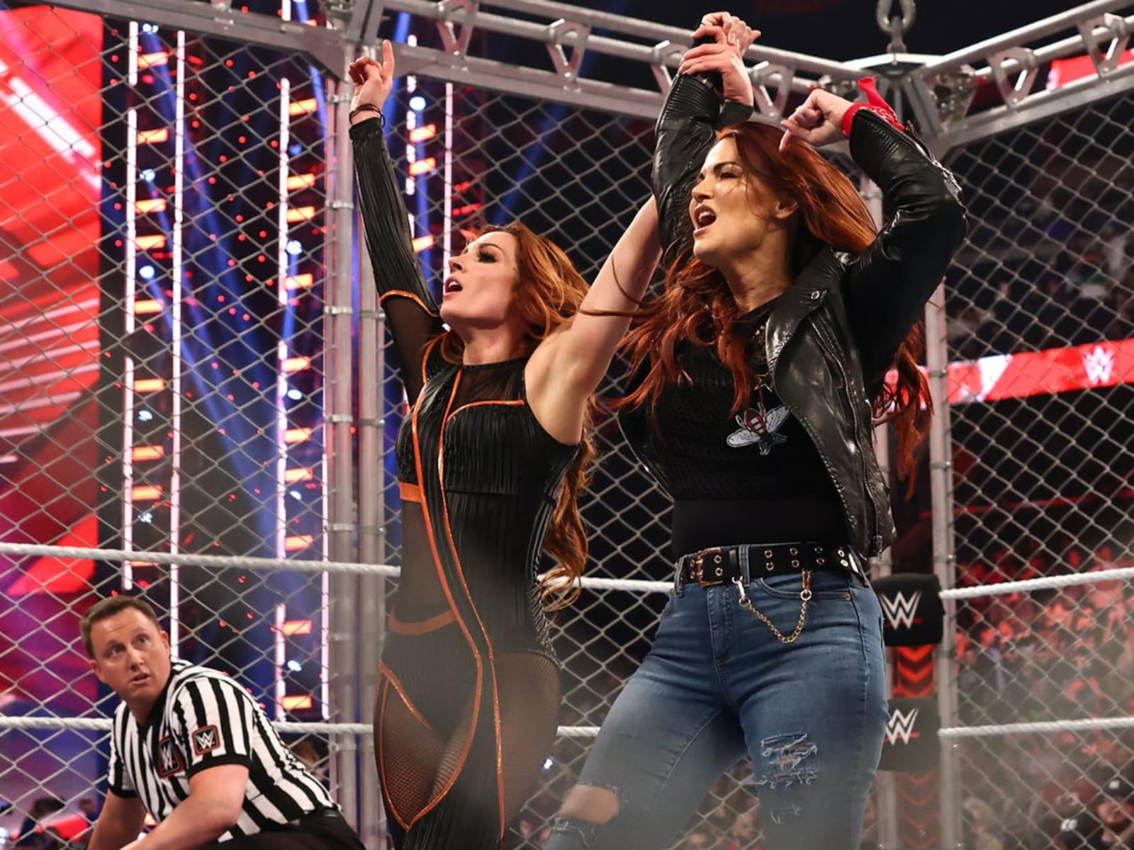 lancering kasket Dom WWE Raw Results: Lita Returns to Help Becky Lynch Defeat Bayley in Steel  Cage - News18