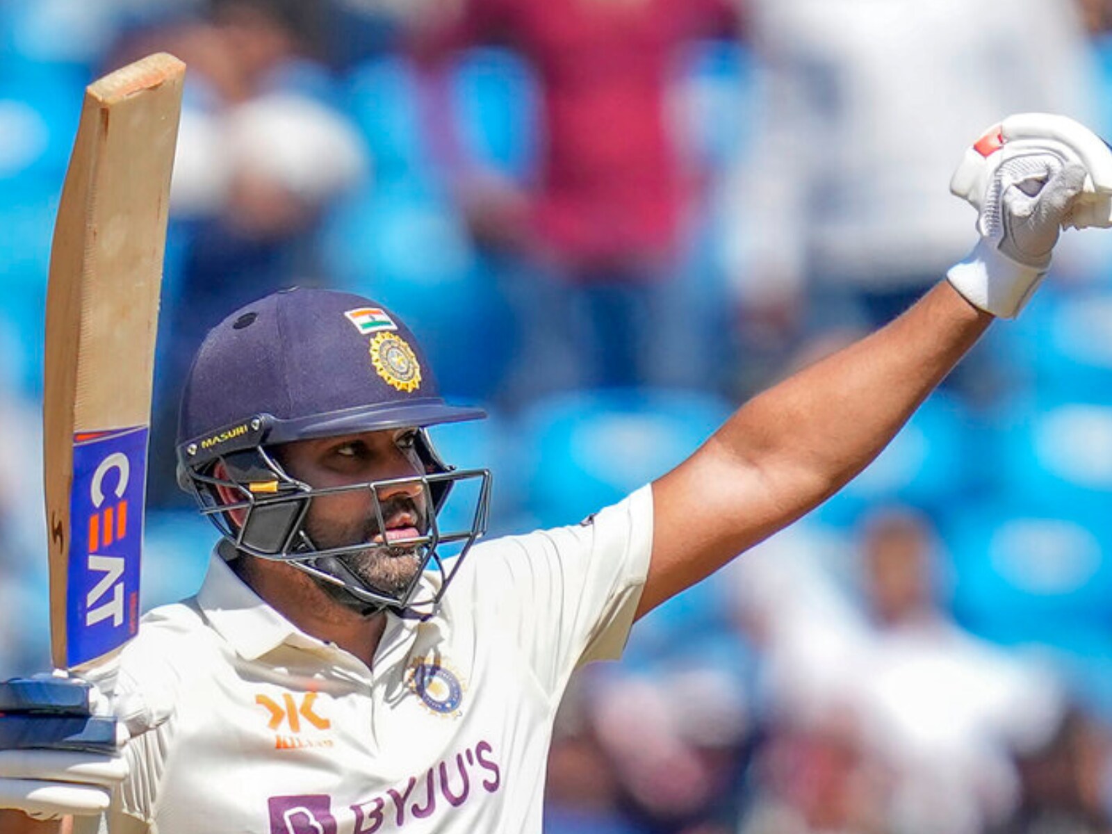 Leaving this player behind, Rohit Sharma created a record as soon as he scored a century