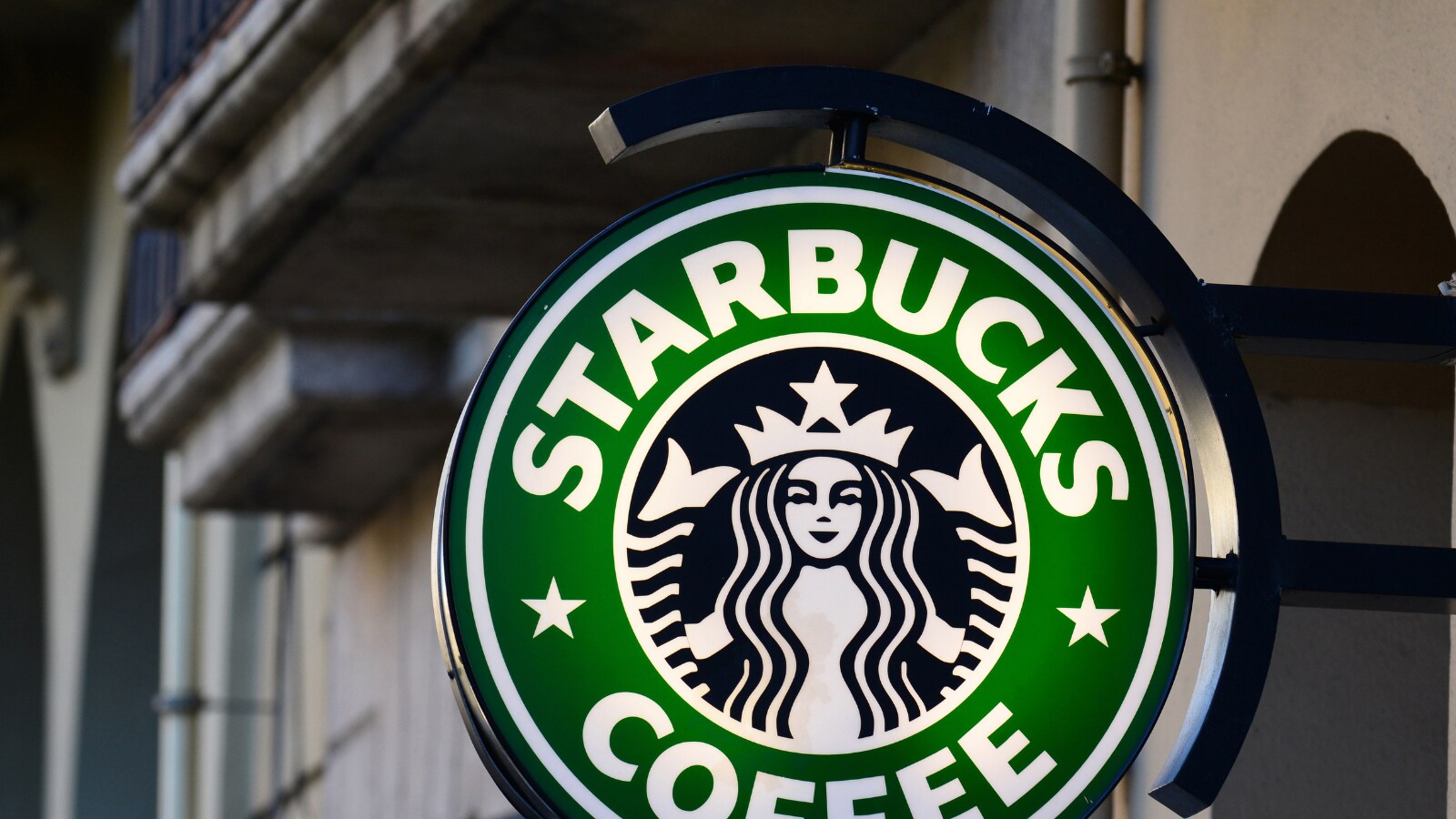 Couple charged Rs 3.6 lakh for two cups of coffee at Starbucks.