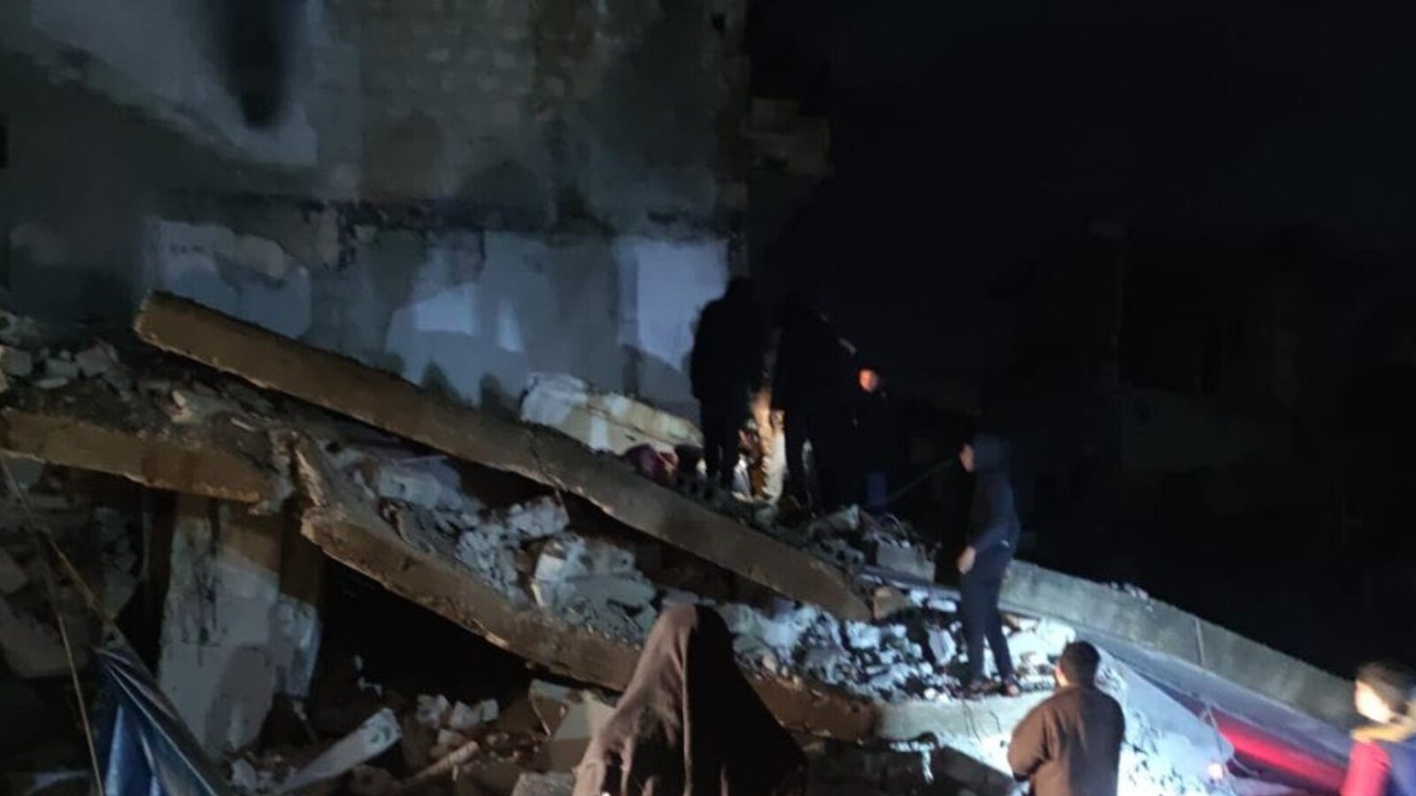 Turkey Earthquake LIVE Updates: Death Toll Rises to 10, Rescuers Working to Extract Several Dozens Trapped beneath Rubble