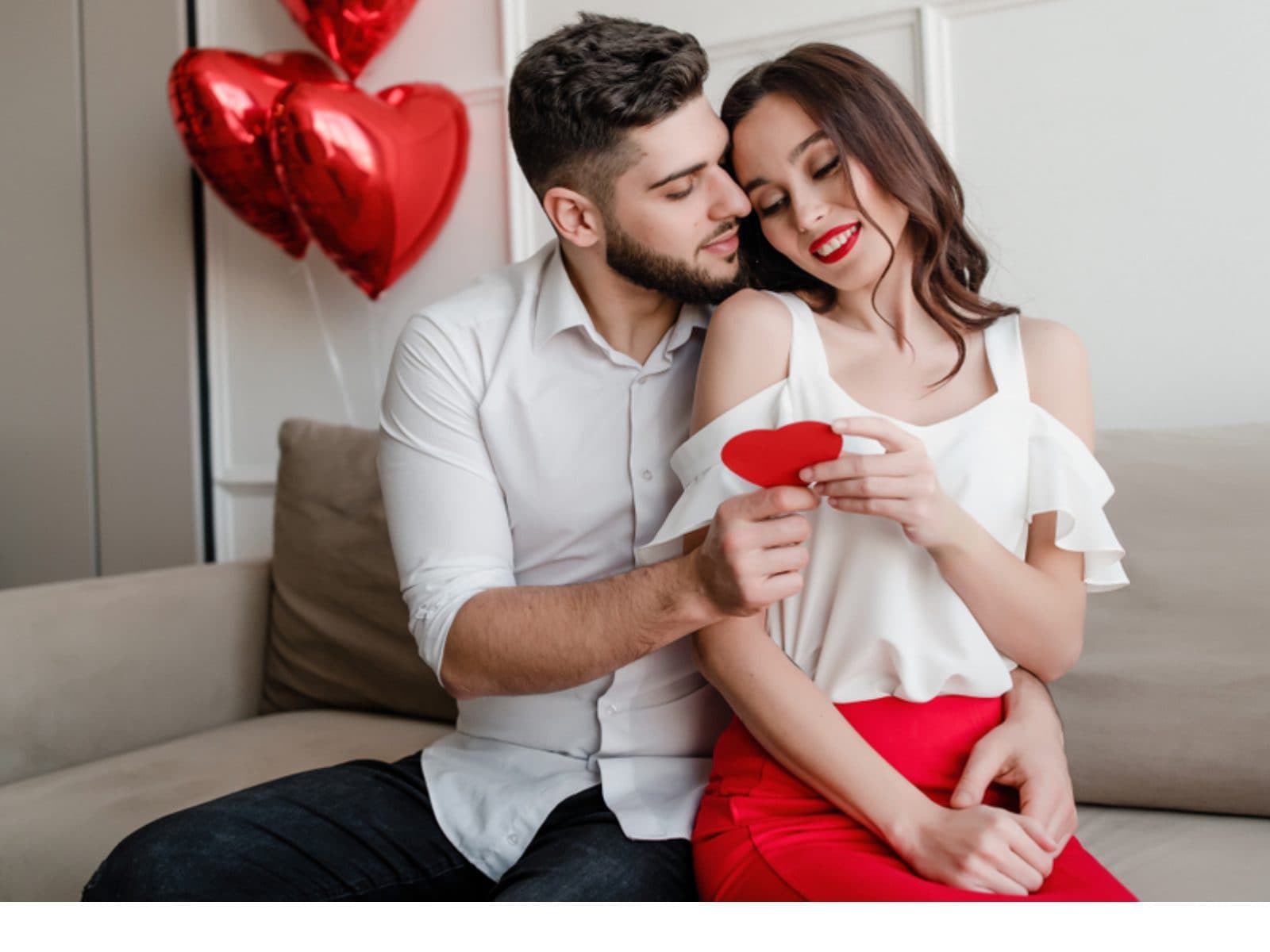 Valentine gift ideas ✨🤍 #valentinegift #valentinegiftideas  #valentinegiftsforhim #valentinegiftforher #trending #trendingreels… |  Instagram