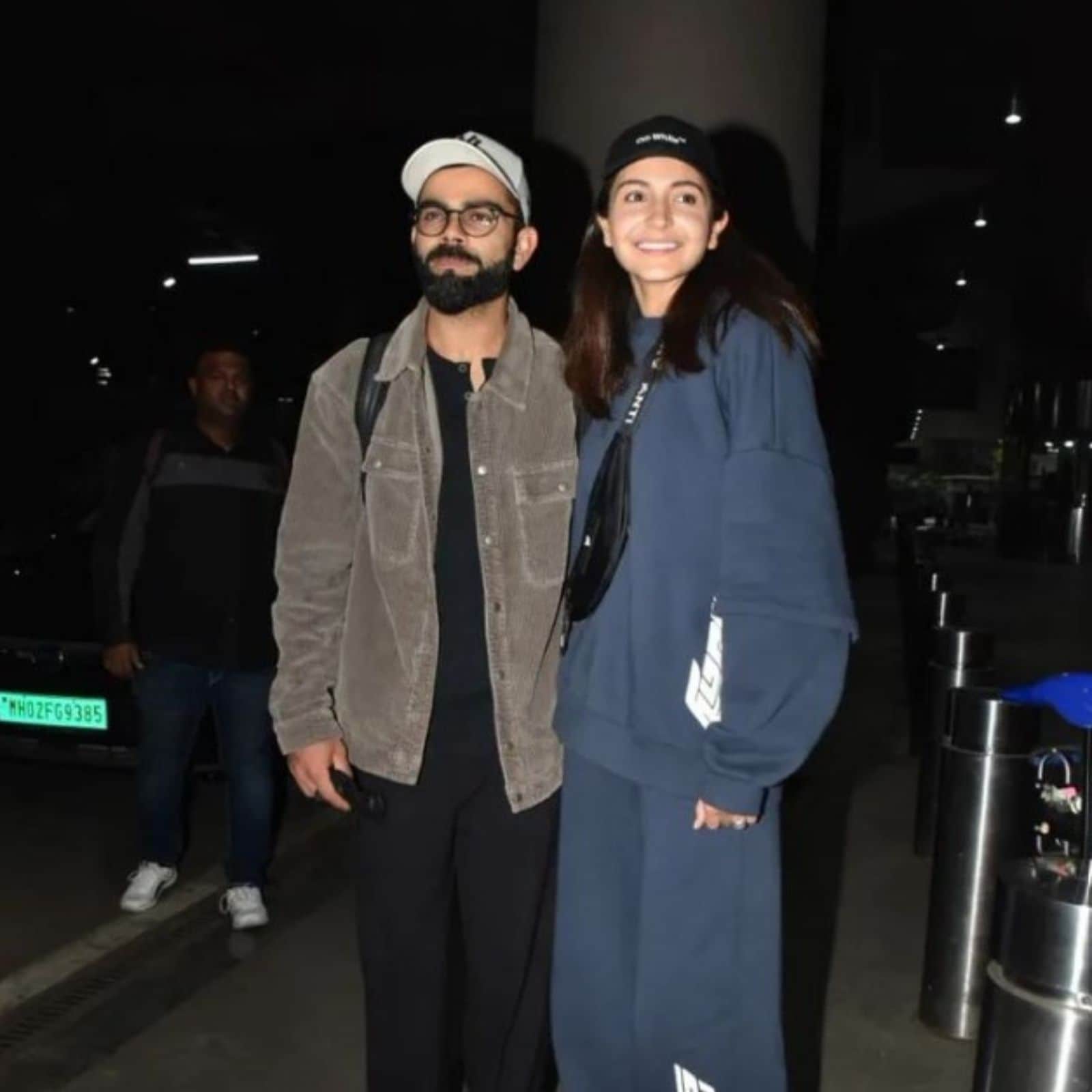 Mumbai: Anushka Sharma spotted at airport
