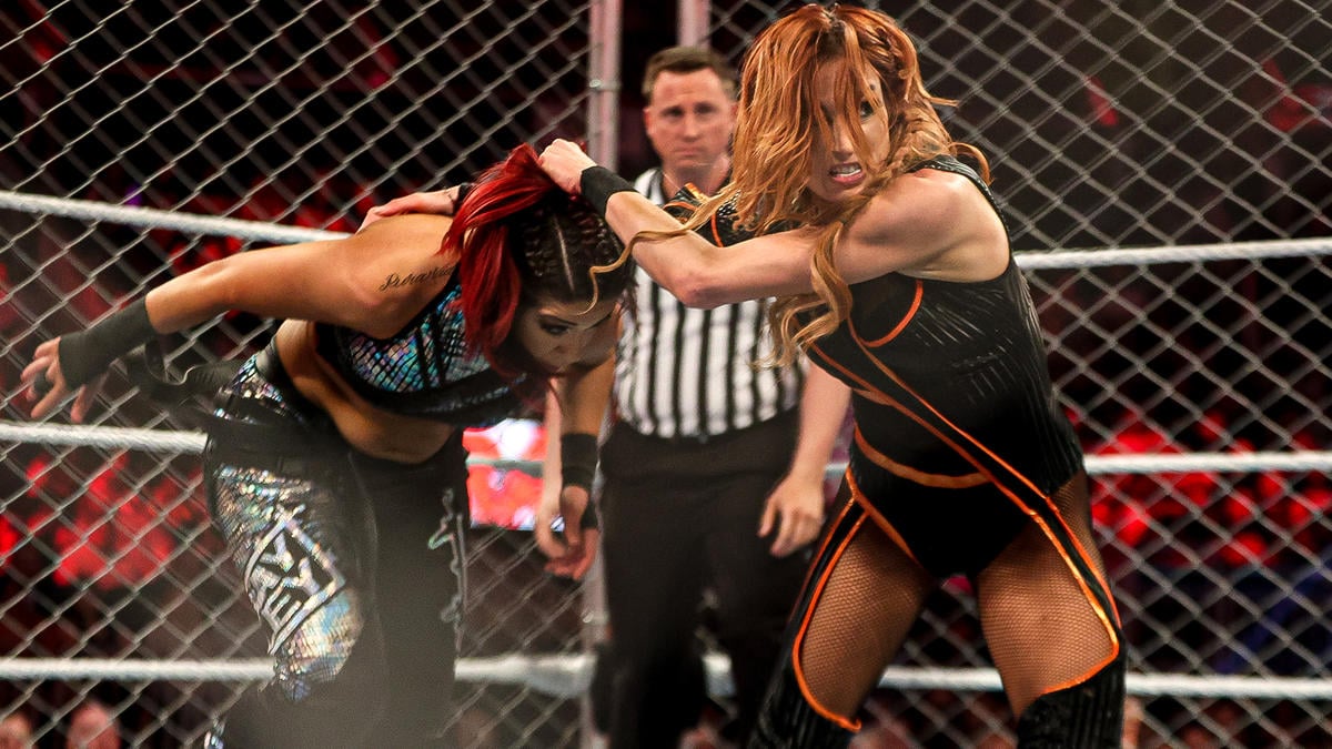 WWE Raw results, grades: Lita returns to help Becky Lynch beat Bayley