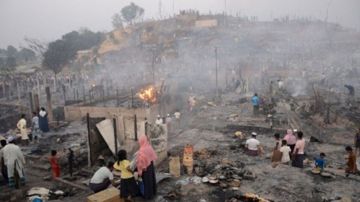 12,000 People Left Homeless After Fire at Rohingya Refugee Camp in Bangladesh