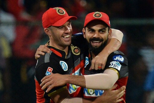 AB de Villiers (left) and Virat Kohli (AFP Photo)